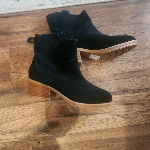 SOREL black suede ankle boots. Brand New!! Size 9 - Picture 1 of 7